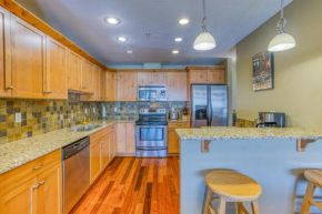 Rundle Rise - Spacious Condo Steps from Main Street